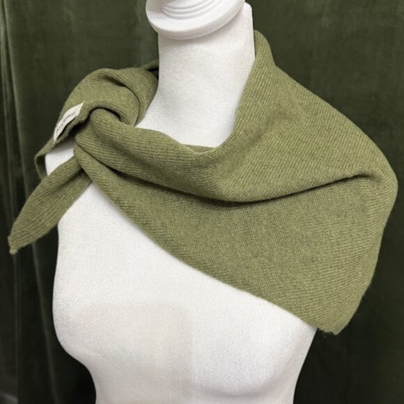 Green Scarf Bandanna — Women’s Neck Kerchief Knitted Triangle Scarf - Picture 3 of 5